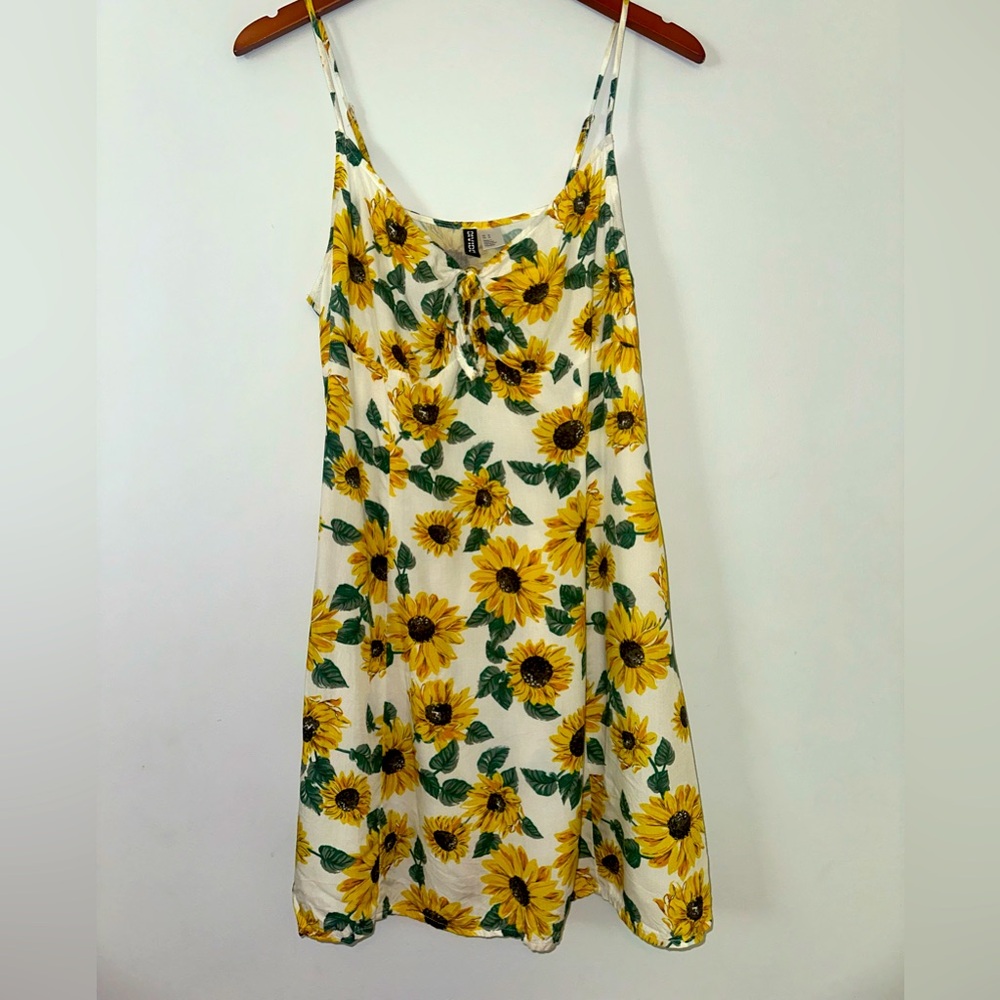 Divided Sunflower Print Spaghetti Strap Dress